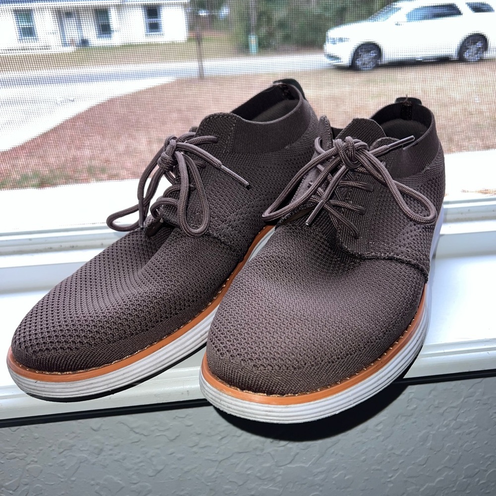 Elegant Brown Knit Lace-Up Oxfords